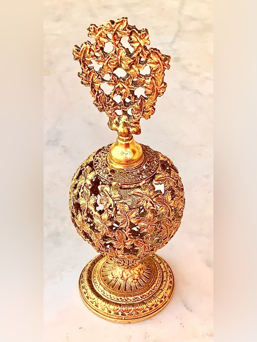 HOLLYWOOD REGENCY ORMOLU Ornate Filigree Gold Decorative Perfume Bottle VINTAGE